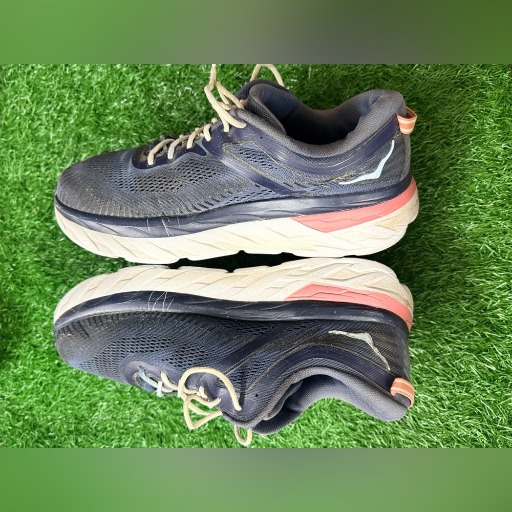 Hoka Women’s Bondi 7‎ Athletic Sneakers Size 10.5